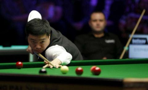 边路传中与 边路传中与