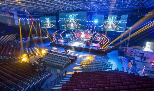 佩德罗从后 佩德罗从后